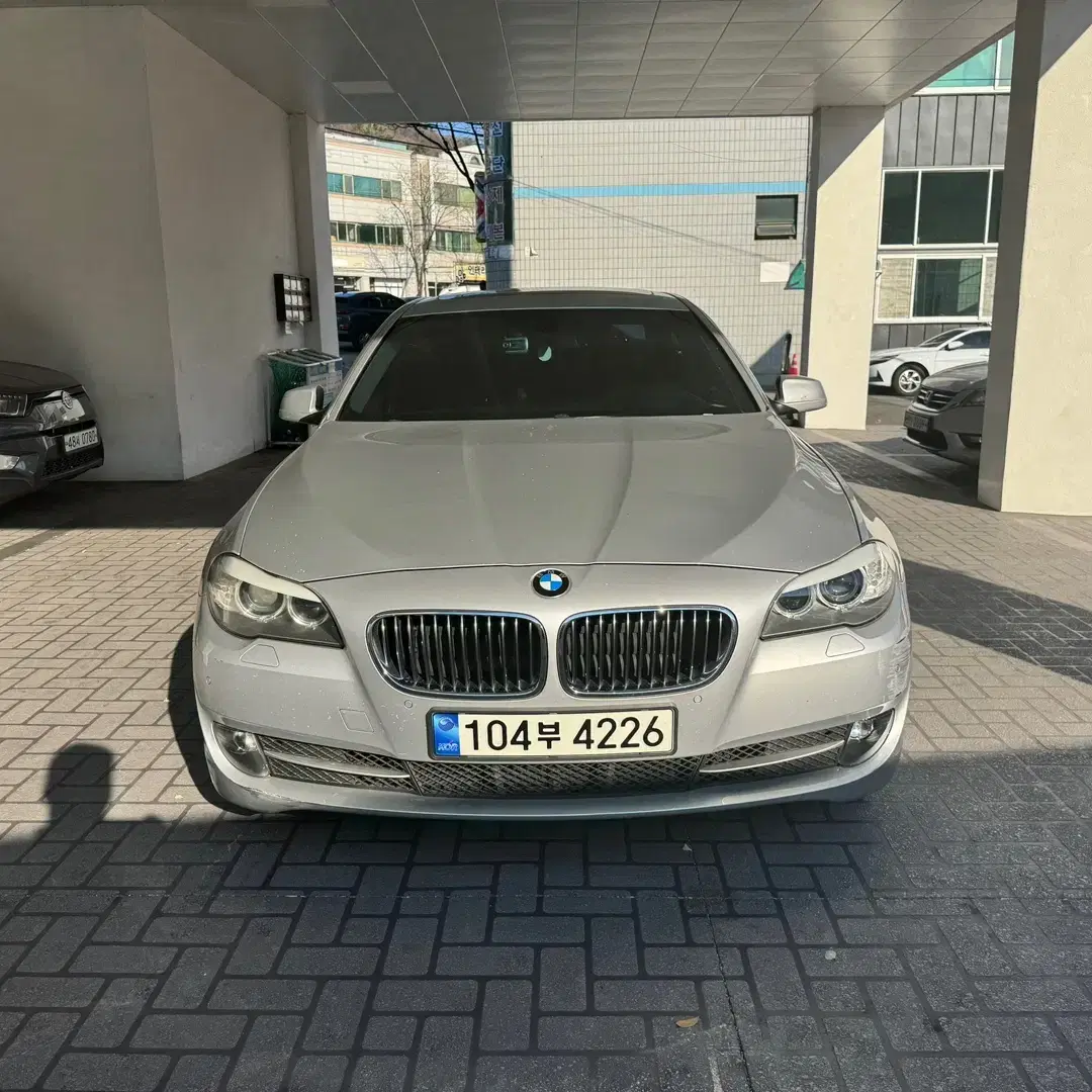 2011 BMW 528I 196,000km 은색 차량 판매합니다