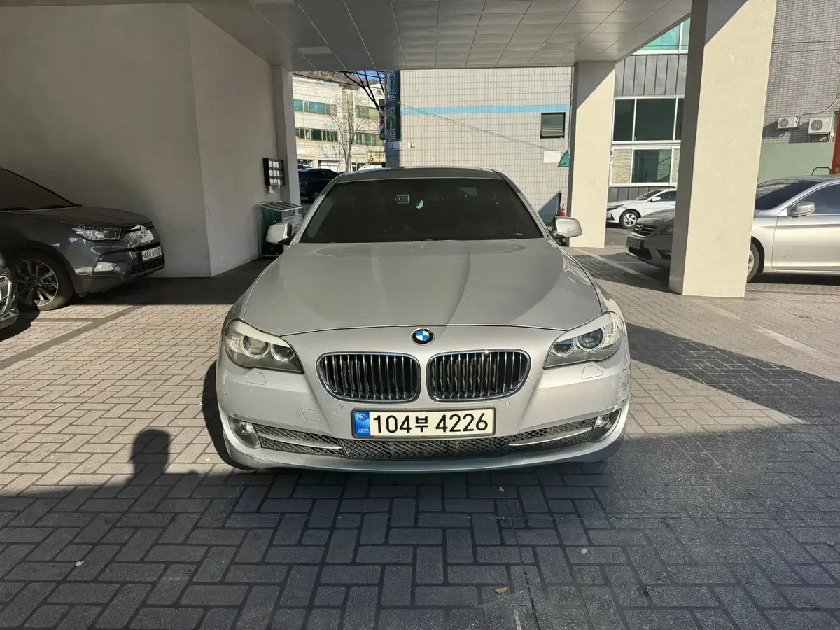 2011 BMW 528I 196,000km 은색 차량 판매합니다