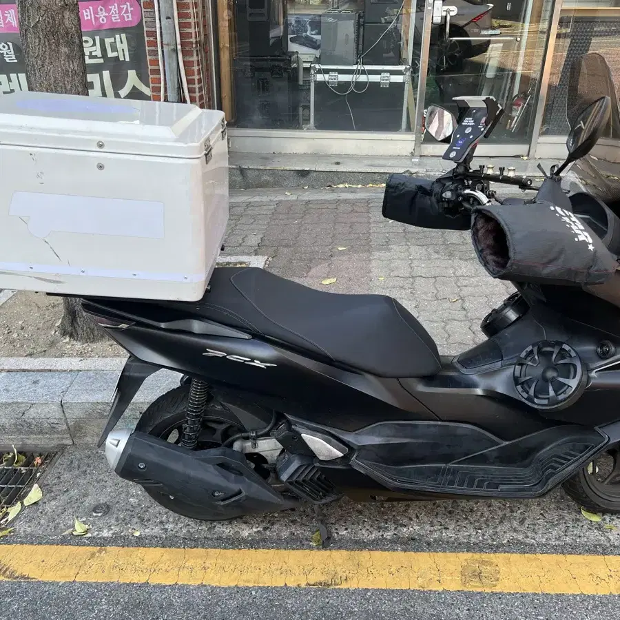 22년식 혼다 pcx125 ABS 배달셋팅 스피커튜닝 판매합니다