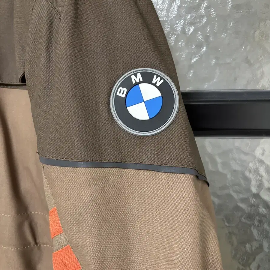 BMW 퓨어 커션 자켓 52