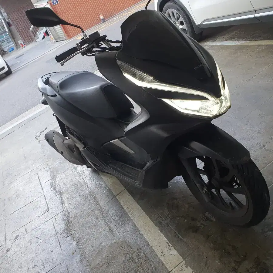 20년식 PCX125 11만키로 80만원