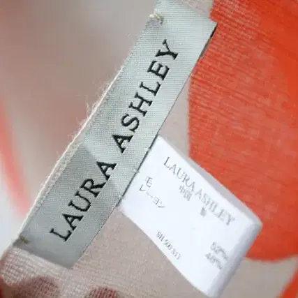 LAURA ASHLEY 울+레이온 스카프