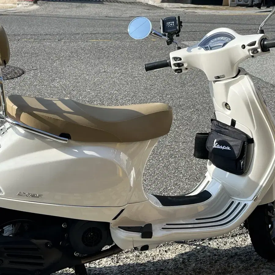 베스파 LX125 24년 출고 900km