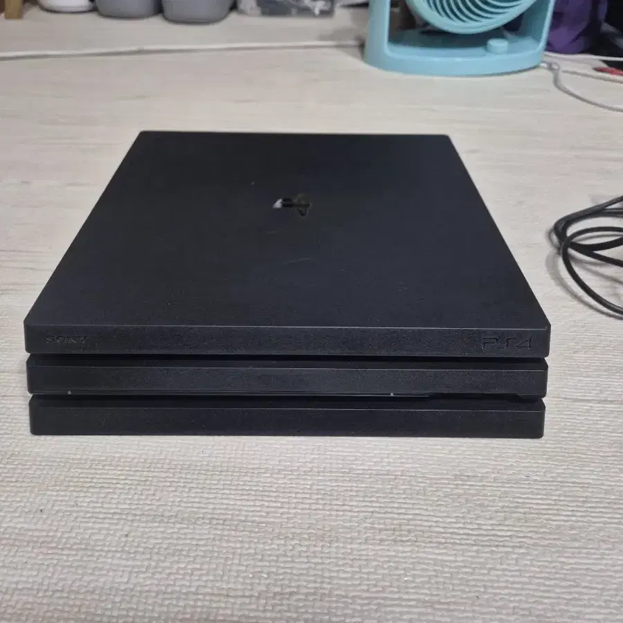 ps4 pro+게임기 2개 + 게임CD5개