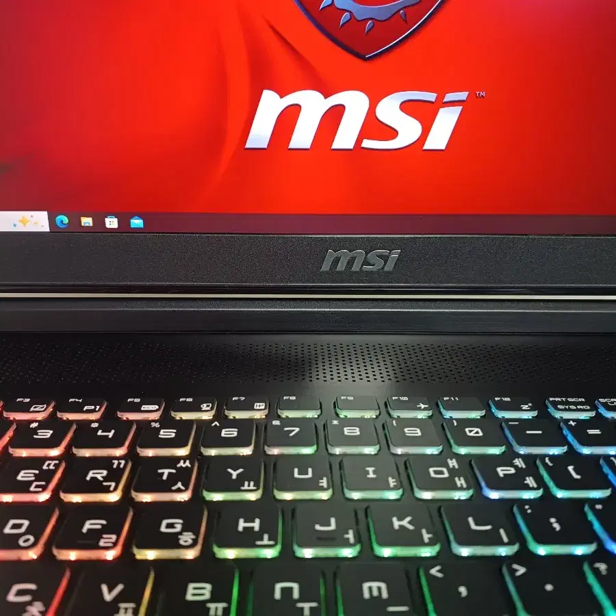 17인치 게이밍 노트북 MSI GT72VR 7RE gtx1070