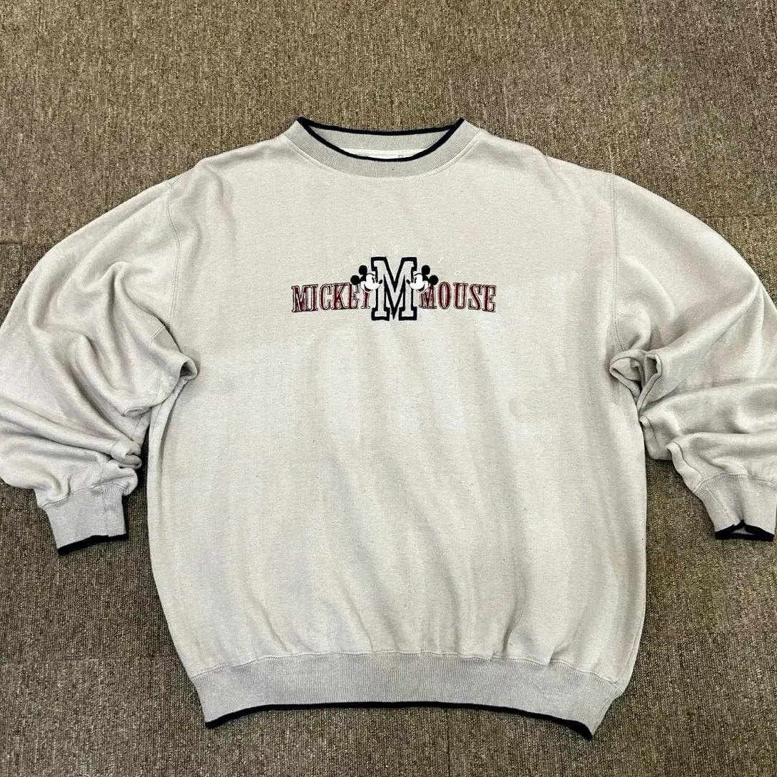 (XL) 90's Disney Mickey & Co. 디즈니 맨투맨