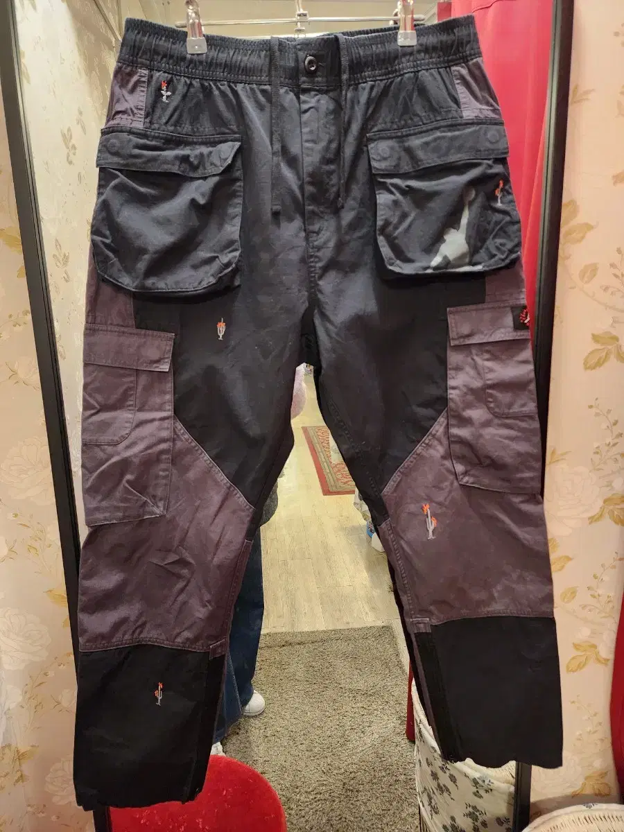 1/29 Travis Scott Jordan Cargo Pants Black 33