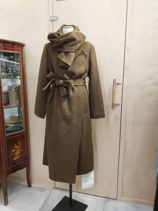 Mustard khaki thick wool handmade long coat tong new up to 77