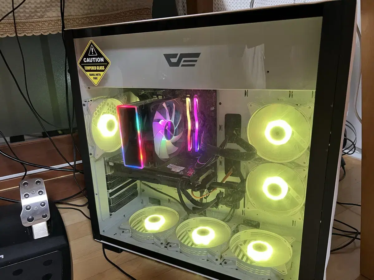 (거의 새상품)게이밍컴퓨터 본체 i5-8500, gtx 1060 , 16