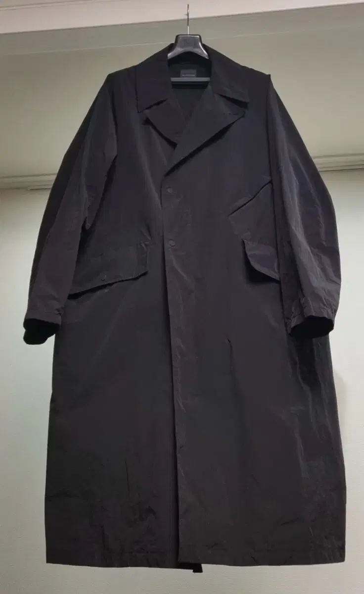 Shape Magnetic Coat [1]