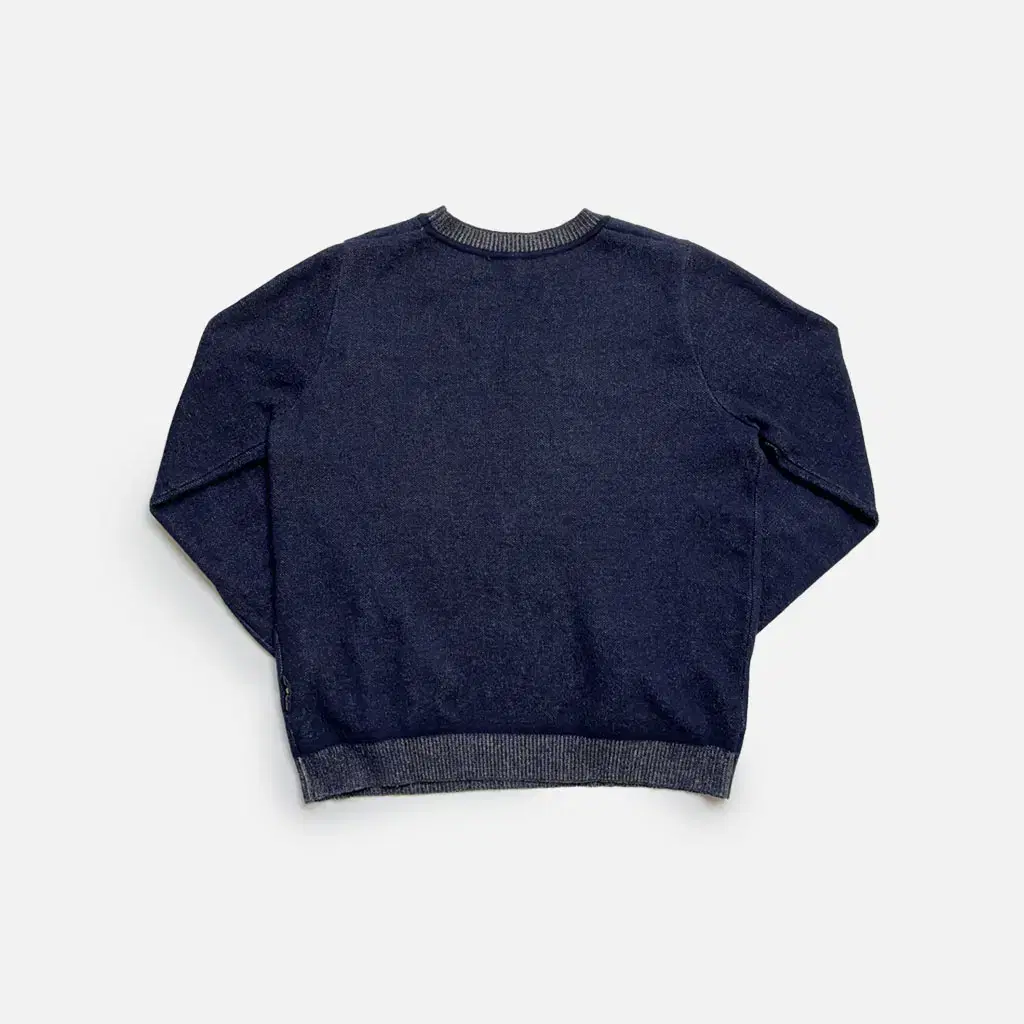 THURSDAY ISLAND sweater