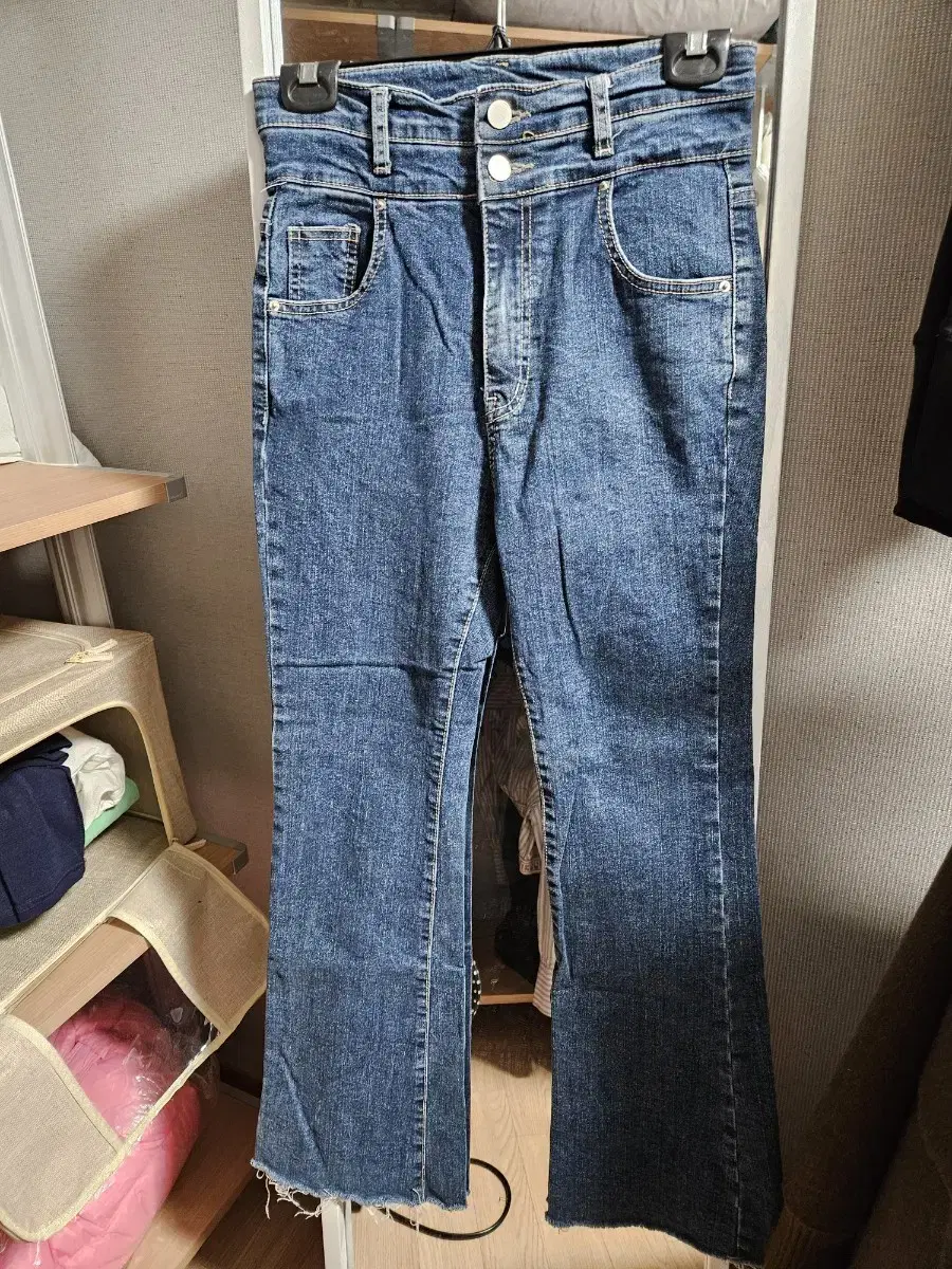 Two-button spandex denim