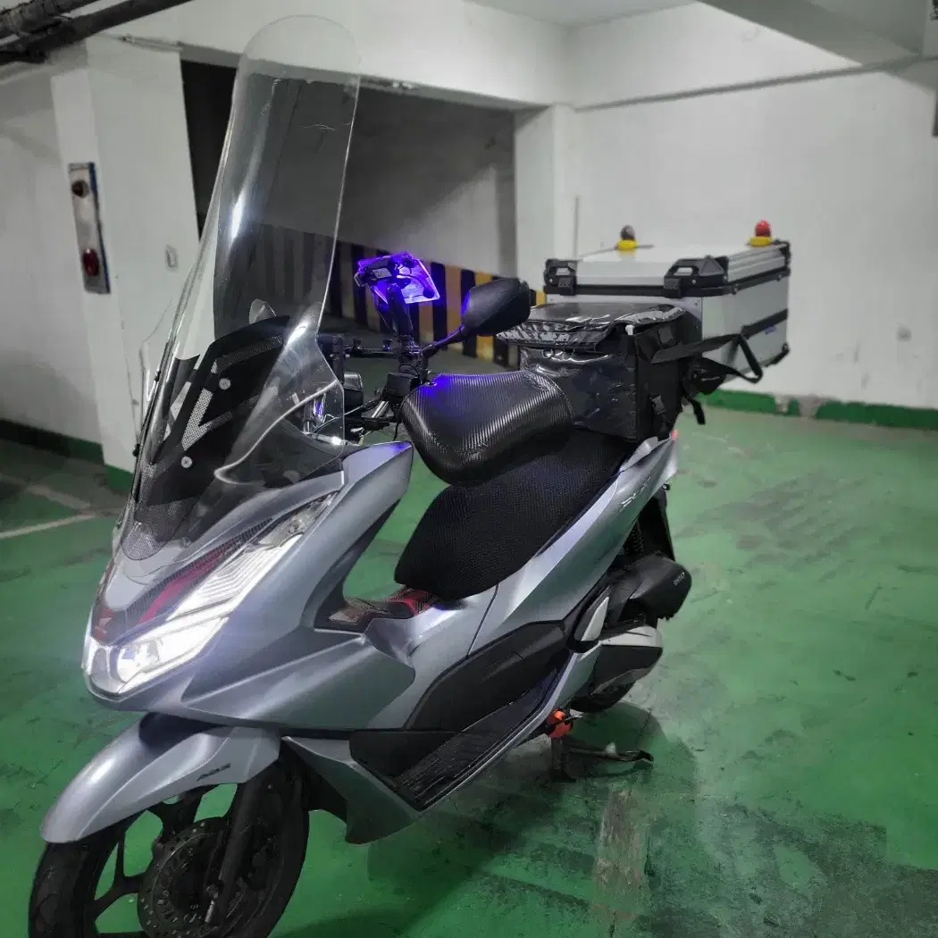 혼다)관리최상 풀셋팅 21년식 pcx125 abs 판매합니다 !