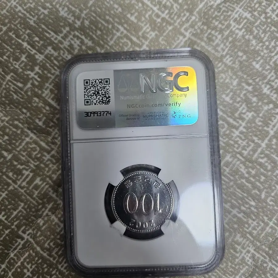 2002년 한국 100원 NGC MS64등급 팝니다