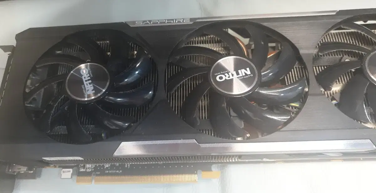 R9 390x 사파이어 8G팝니다