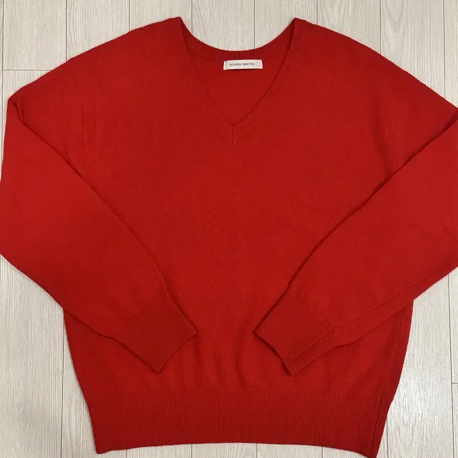 낫띵리튼 Haig v-neck pullover Red