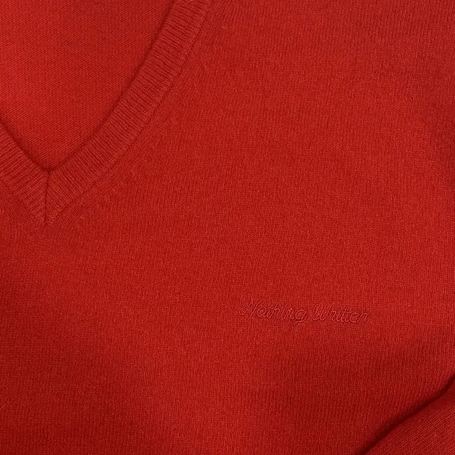 낫띵리튼 Haig v-neck pullover Red