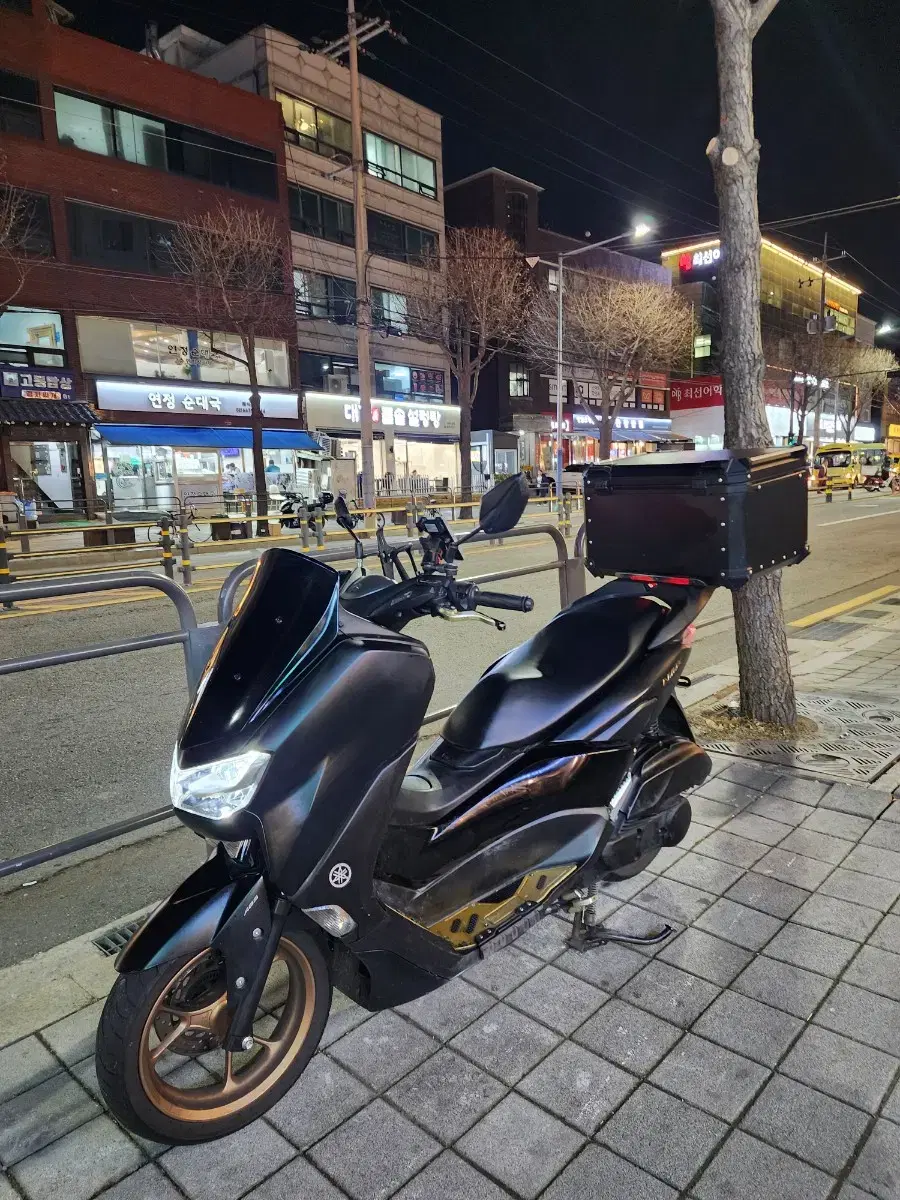 Nmax125 22년식 1만KM(pcx125.Xmax300.포르자300)