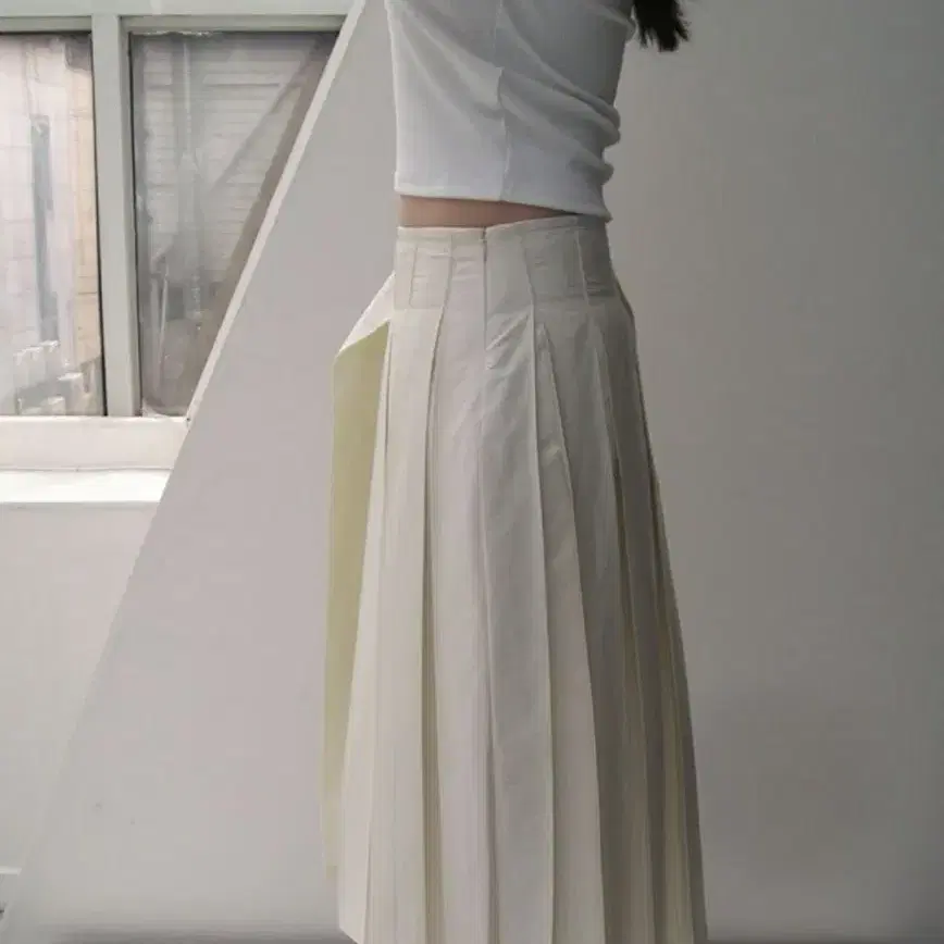 eonts,에옹쓰  _O ffbeat pleats skirt