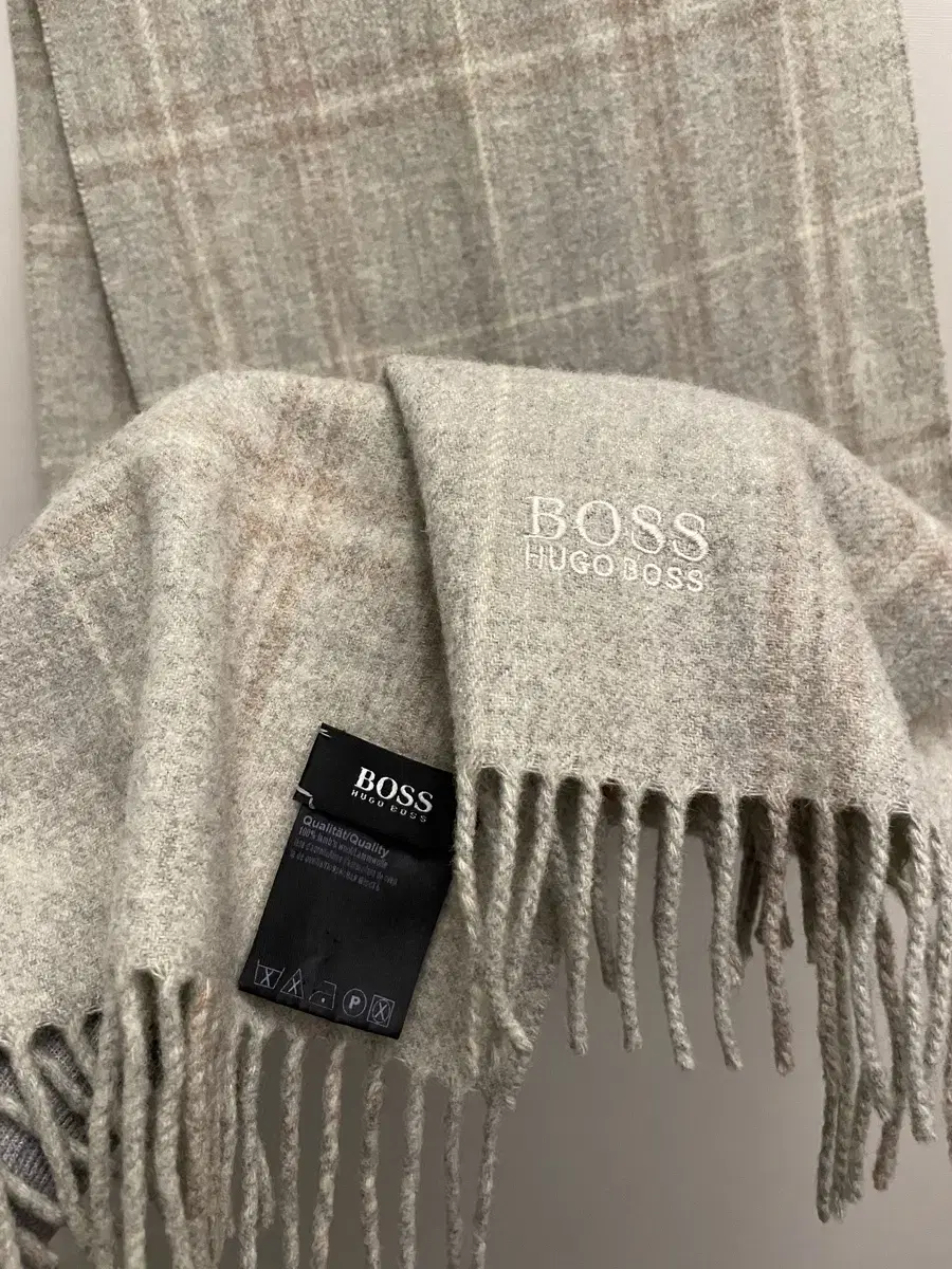 HUGO BOSS 휴고보스 램스울 체크 머플러 목도리