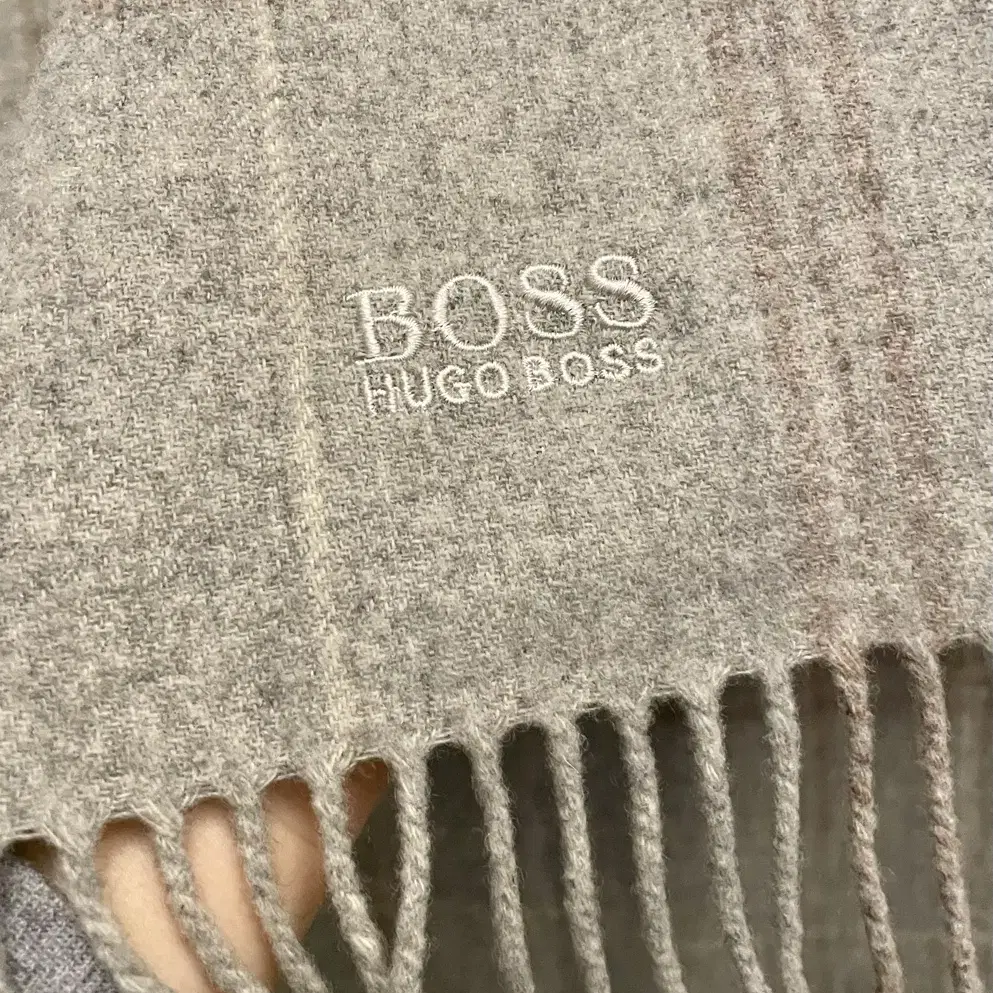 HUGO BOSS 휴고보스 램스울 체크 머플러 목도리