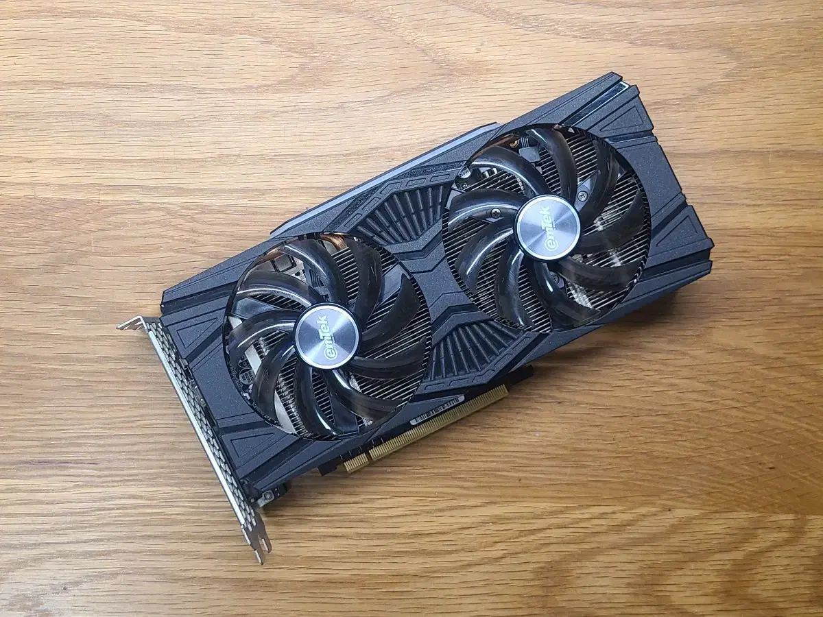 이엠텍 gtx1660 super 그래픽카드