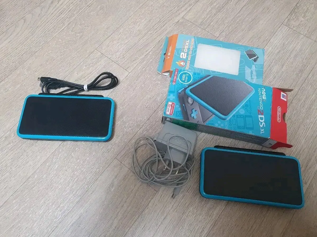 뉴 닌텐도 2ds xl 블루 판매합니다.