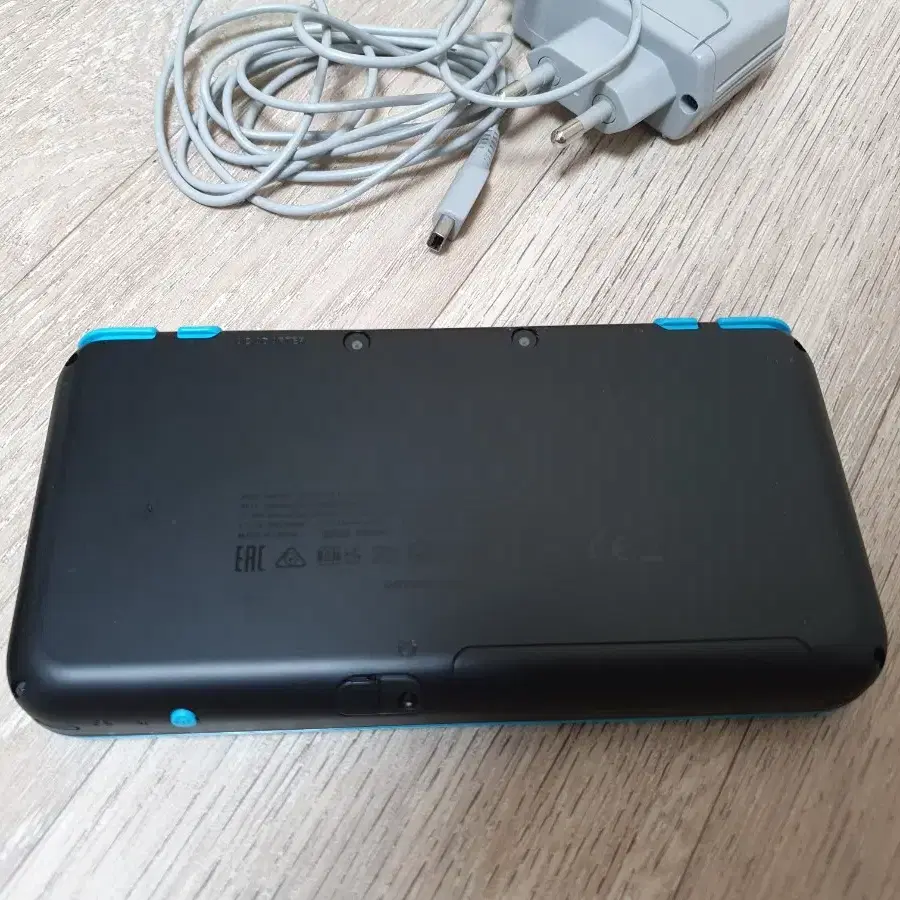 (가격내림!) 뉴 닌텐도 2ds xl 블루 판매합니다.