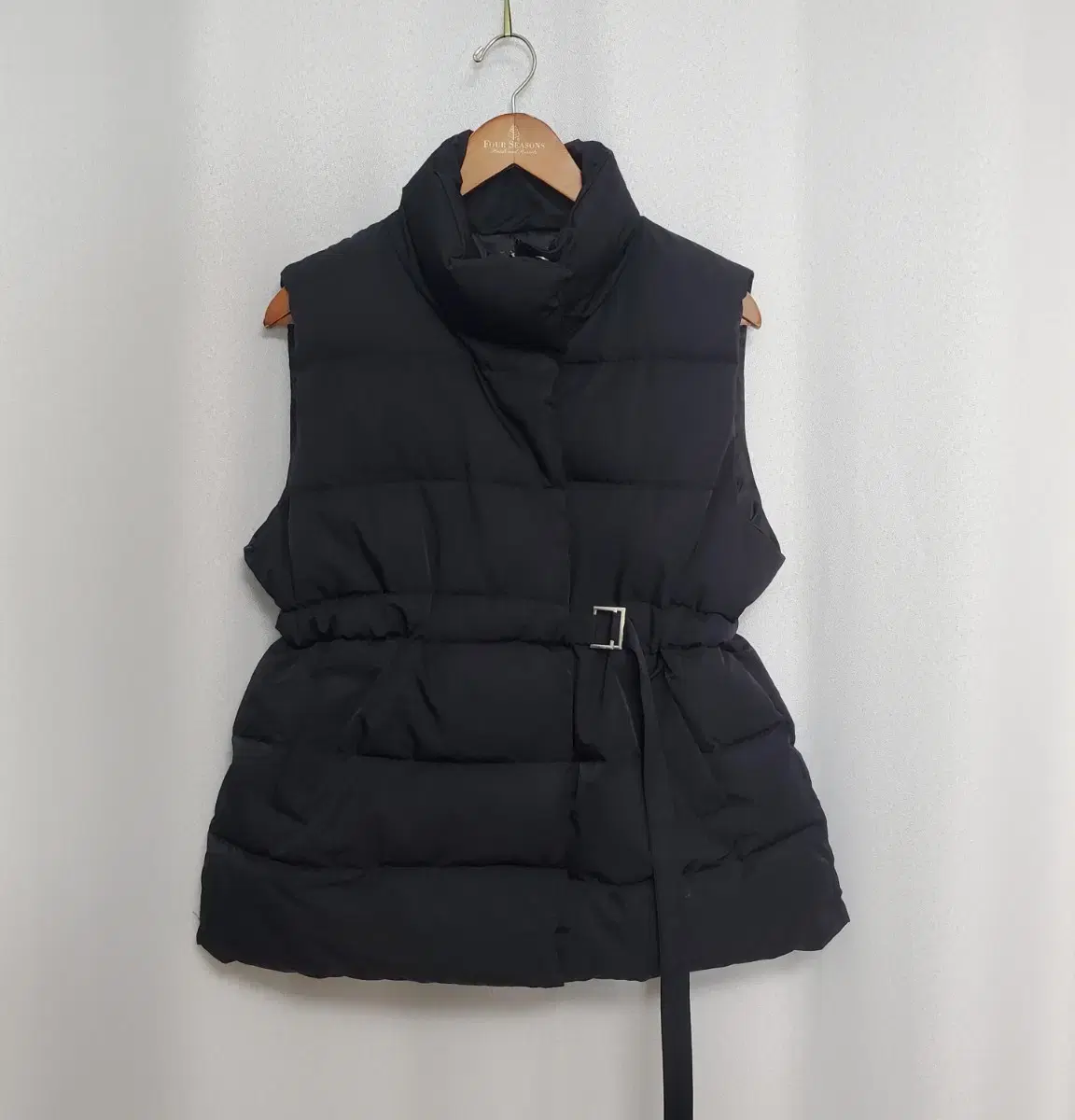 TANKUS Belted padded vest free