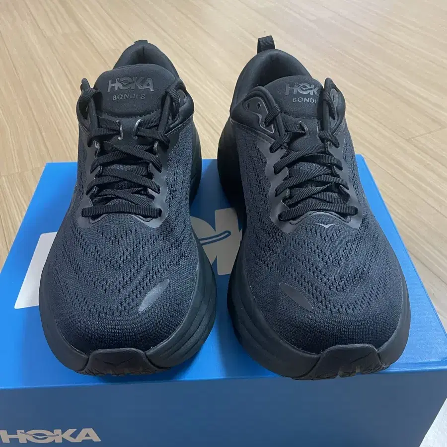 Hoka Bondi 8 Black - Wide  호카오네오네