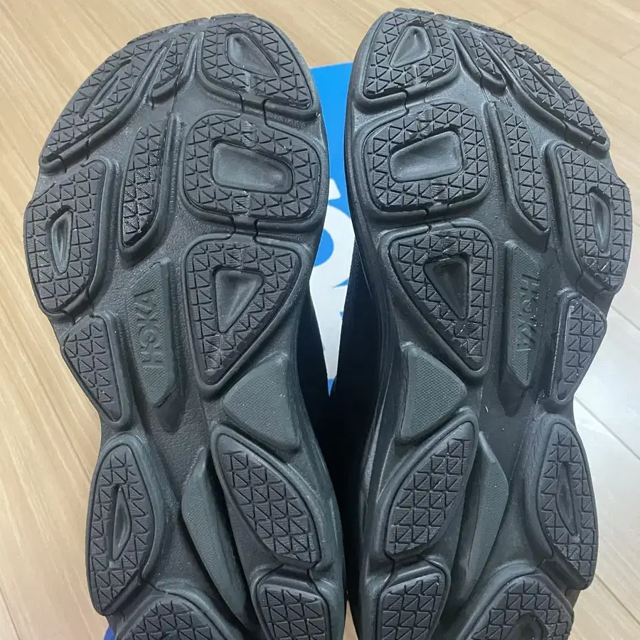 Hoka Bondi 8 Black - Wide  호카오네오네