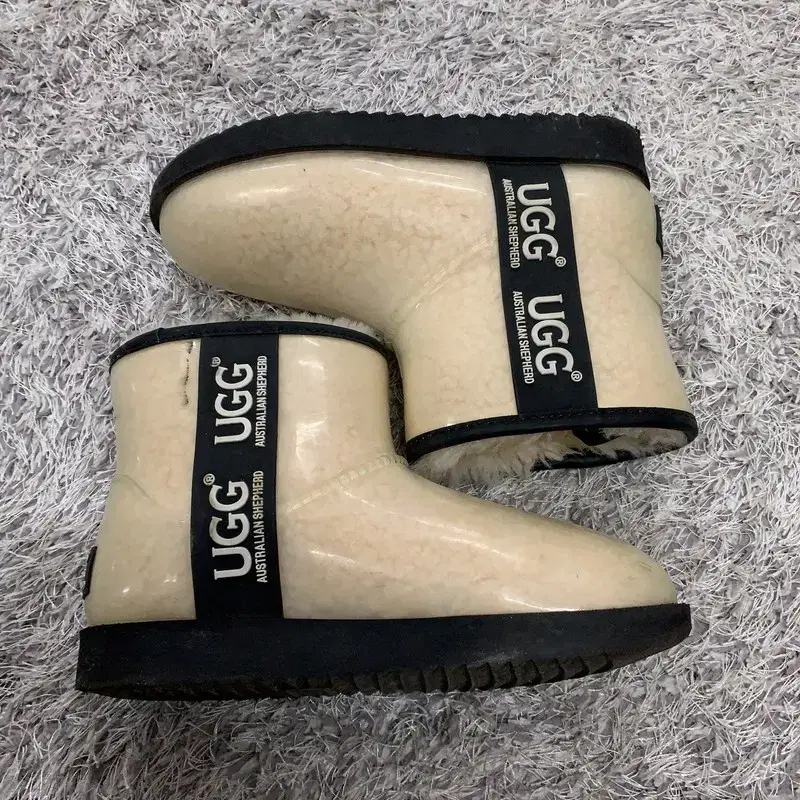 어그 UGG 겨울 털신 방한화 어그부츠 신발 230 G00995