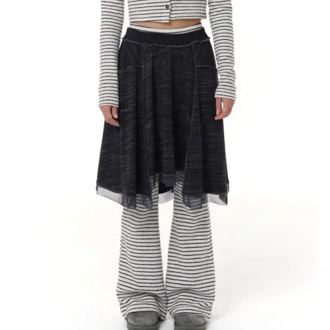 탠스댄스 cozy flare skirt