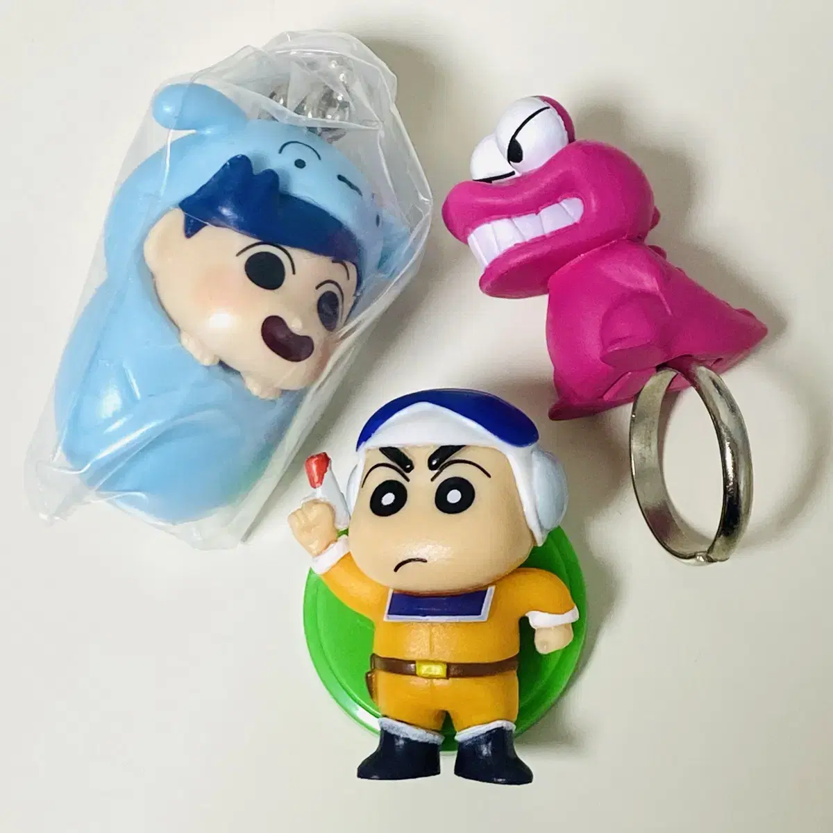 Japan chanchan no crayon Shin-chan figure gacha keyring chocoby ring movie adult empire