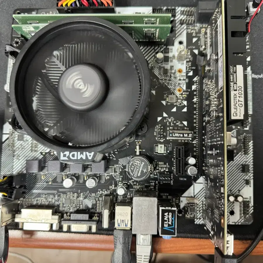 Asrock b450m hdv 2200G