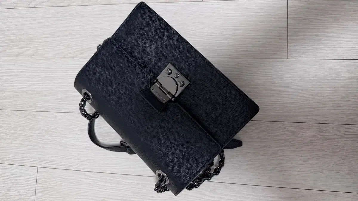 Lovecat Black Chain Bag