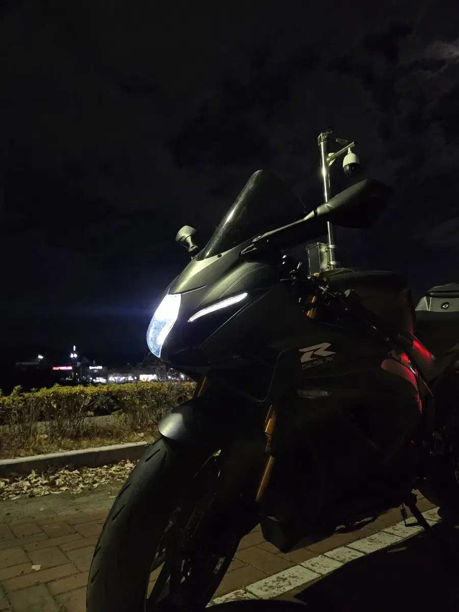 r1000r 21년식