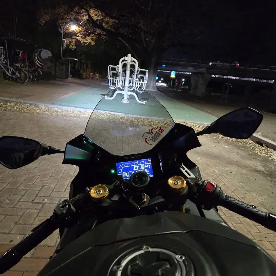 r1000r 21년식