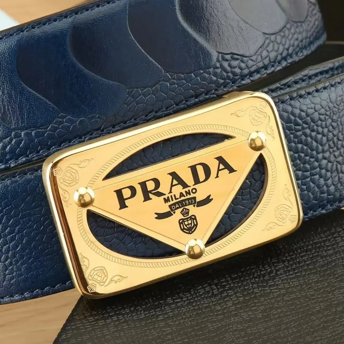 PRADA 프라다 클래식 가죽 밴드