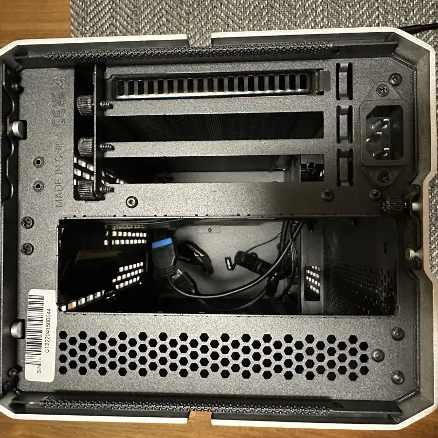 Phanteks shift xt itx sff 케이스