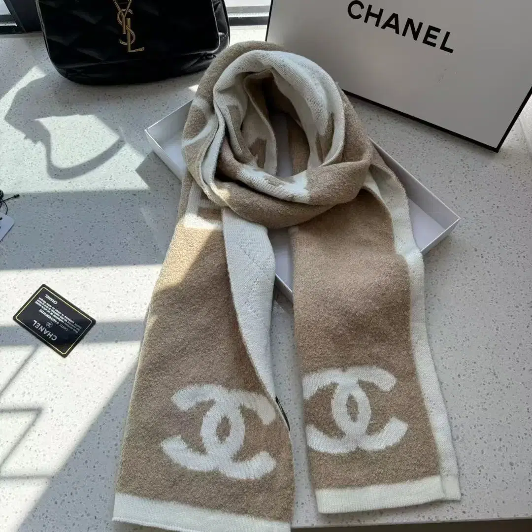 새로운 Chanel 여성 캐시미어 목도리