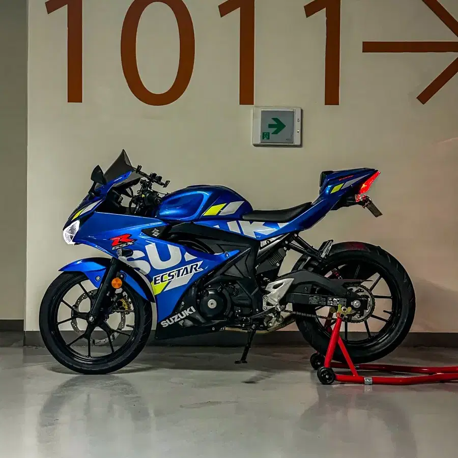 스즈키 gsxr125 순정머플러 구합니다