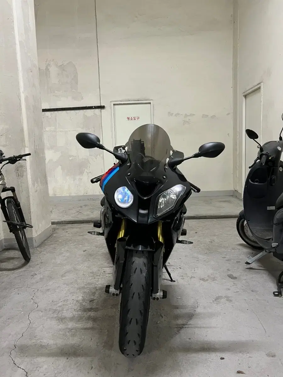 2010년식 BMW S1000RR 판매합니다.