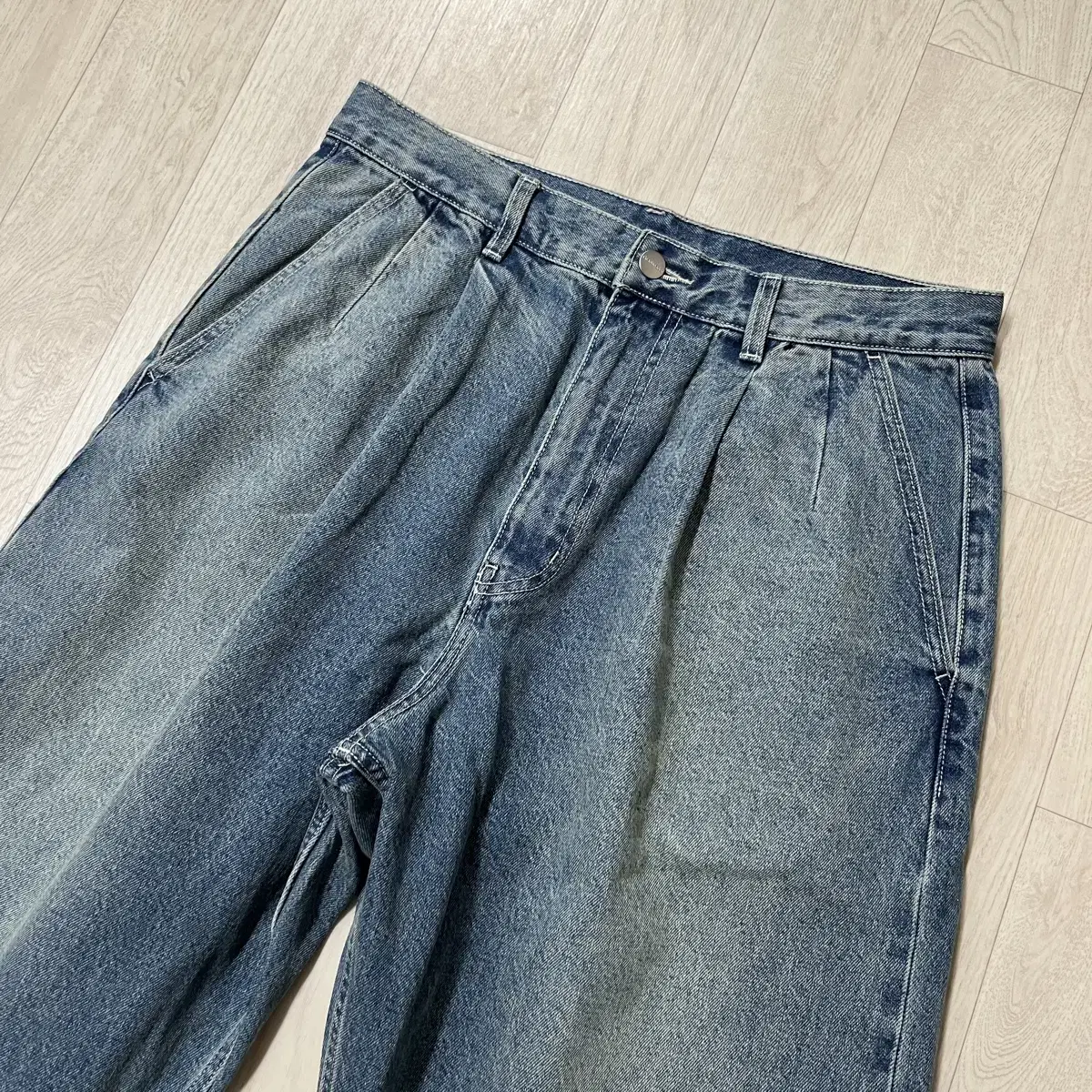 [2]Graf Paper Selvedge Denim Two-Tuck Tapered Pants