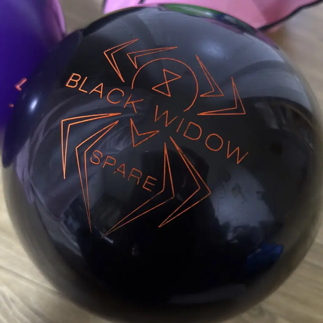 BLACK WIDOW SPARE ボウリングボール　15ポンド BLACK WIDOW SPARE ボウリングボール 15ポンド