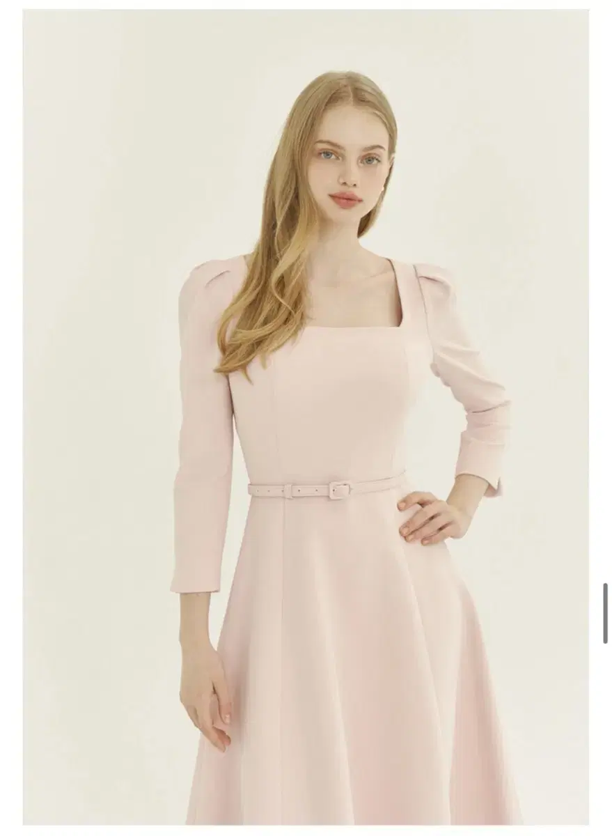 L'Romain Square Neck Flare ONEPIECE Hong 3 sizes (77)