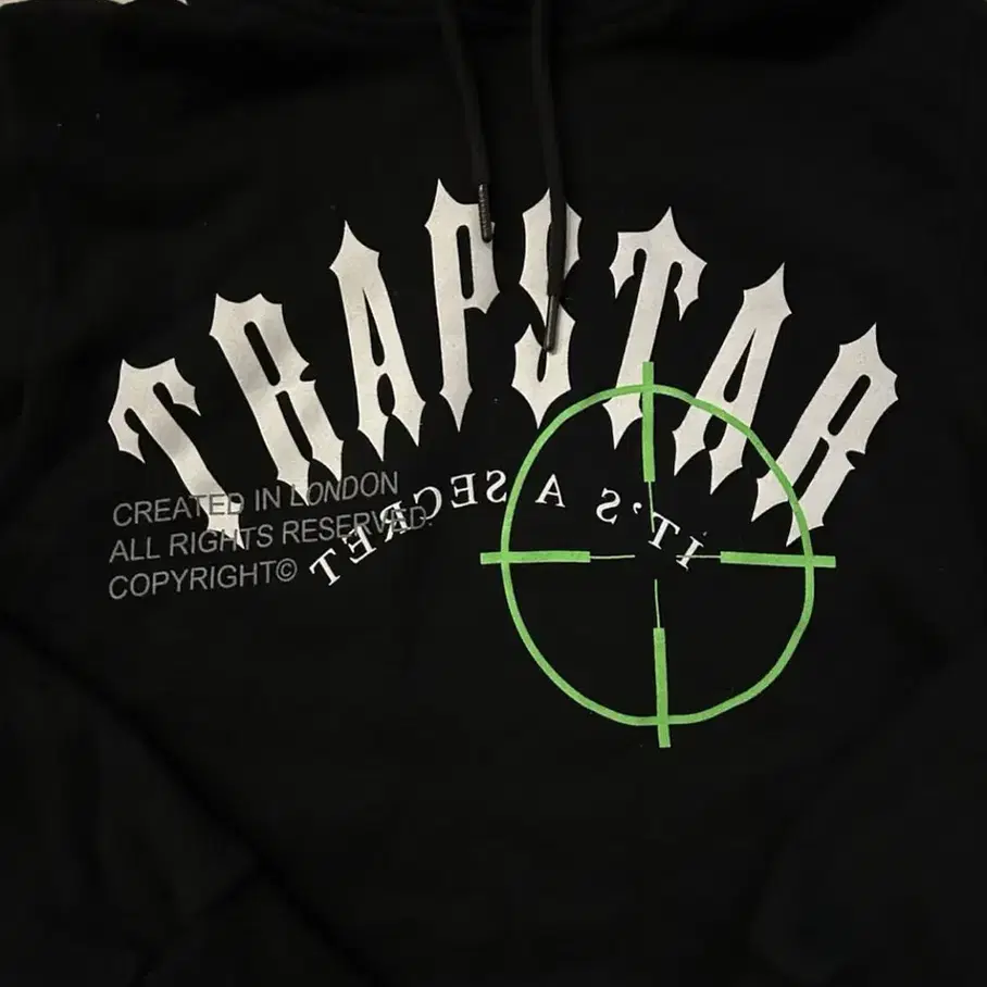 trapstar 후드티 s사이즈