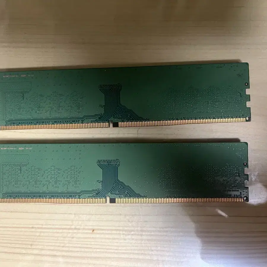 삼성 ddr4 2400 16g(8*2) 팝니다