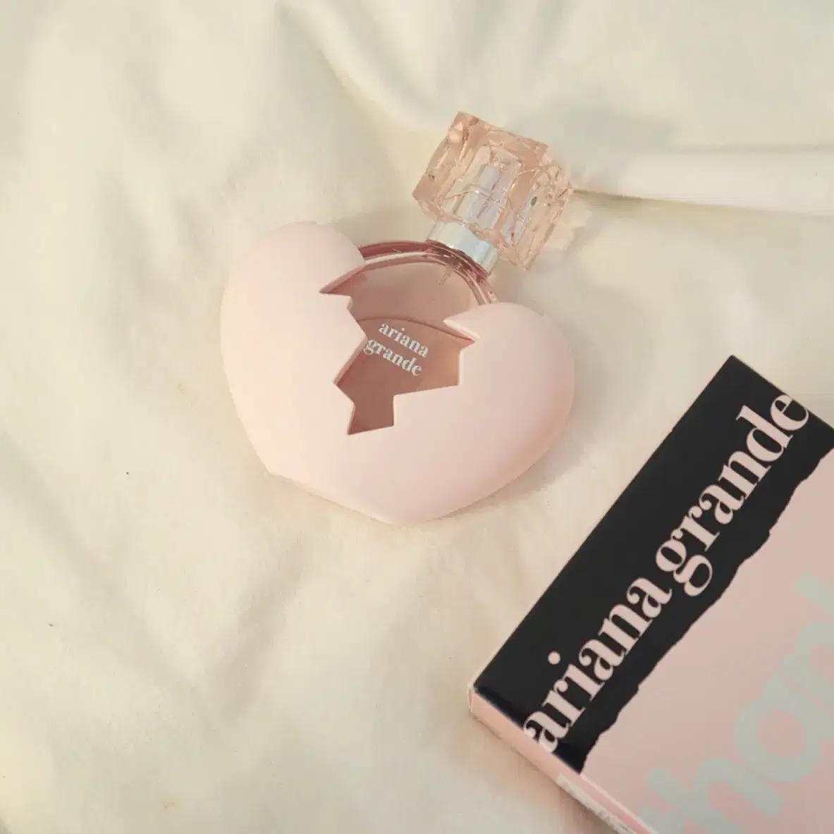 새상품 아리아나 그란데 Thank u next 향수 30ml