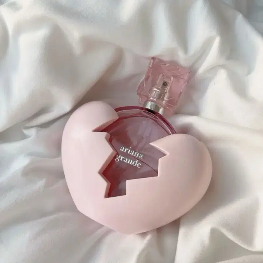 새상품 아리아나 그란데 Thank u next 향수 30ml